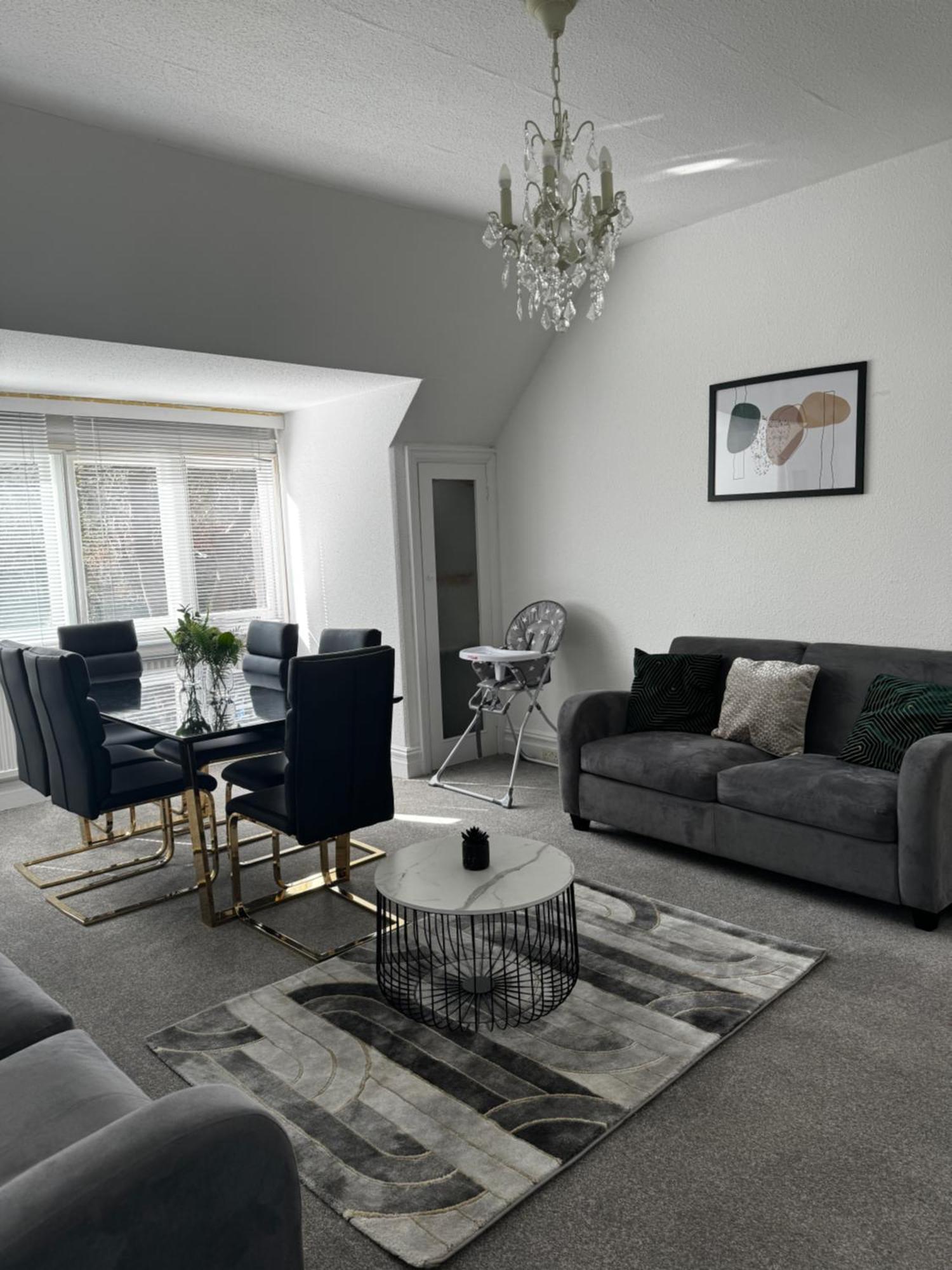 Apartment In Canford Cliffs Close To Sandbanks Beach Poole Zewnętrze zdjęcie